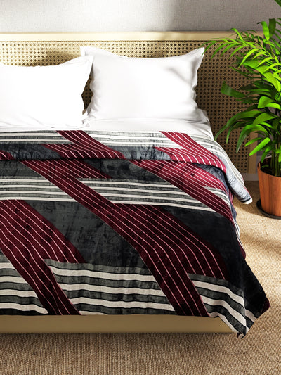 Ultra Soft Microfiber Double Bed Ac Blanket <small> (geometric-charcoal/red)</small>