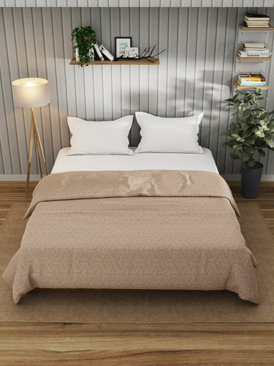 Super Fine 100% Egyptian Satin Cotton Blanket With Pure Cotton Flannel Filling <small> (geometric-beige)</small>