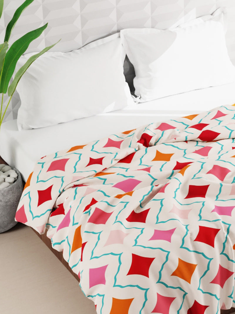 Super Soft Microfiber Double Roll Comforter For All Weather <small> (geometric-red)</small>
