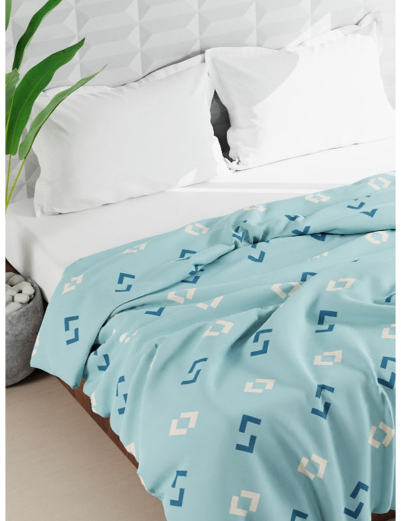 Super Soft Microfiber Double Comforter For All Weather <small> (geometric-sky blue)</small>