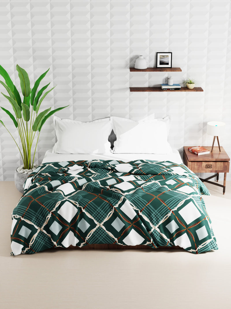 Super Soft Microfiber Double Comforter For All Weather <small> (geometrical-green)</small>