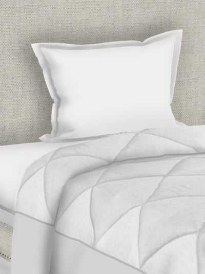226_Micro Touch Luxury Hotel Microfiber Comforter Duvet for All Weather_COMF37A_3